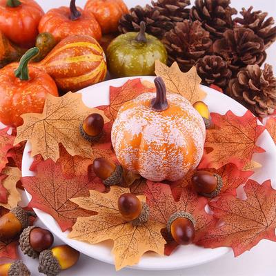 50 Stück Halloween-Dekorationen mit künstlichem Kürbis mit Ahornblatt-Modell für Thanksgiving-Vitrine Foto-Requisite und