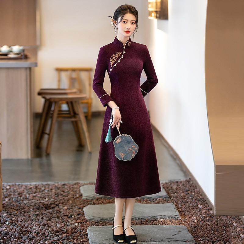 Elegant Vintage-Inspired Long Sleeve Cheongsam Dress Women High-Waisted Fitted Silhouette Chenille Fabric Winter