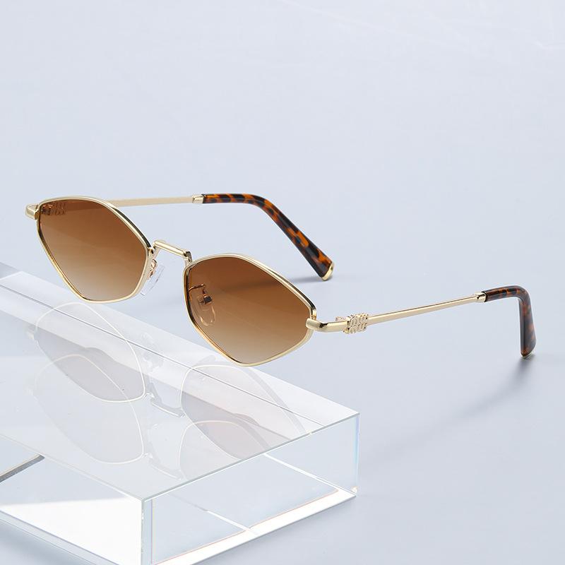 Women's Metal Full Frame Personalized Polygonal Sunglasses Luxury UV Resistant Glasses Street Photography Walk The Show