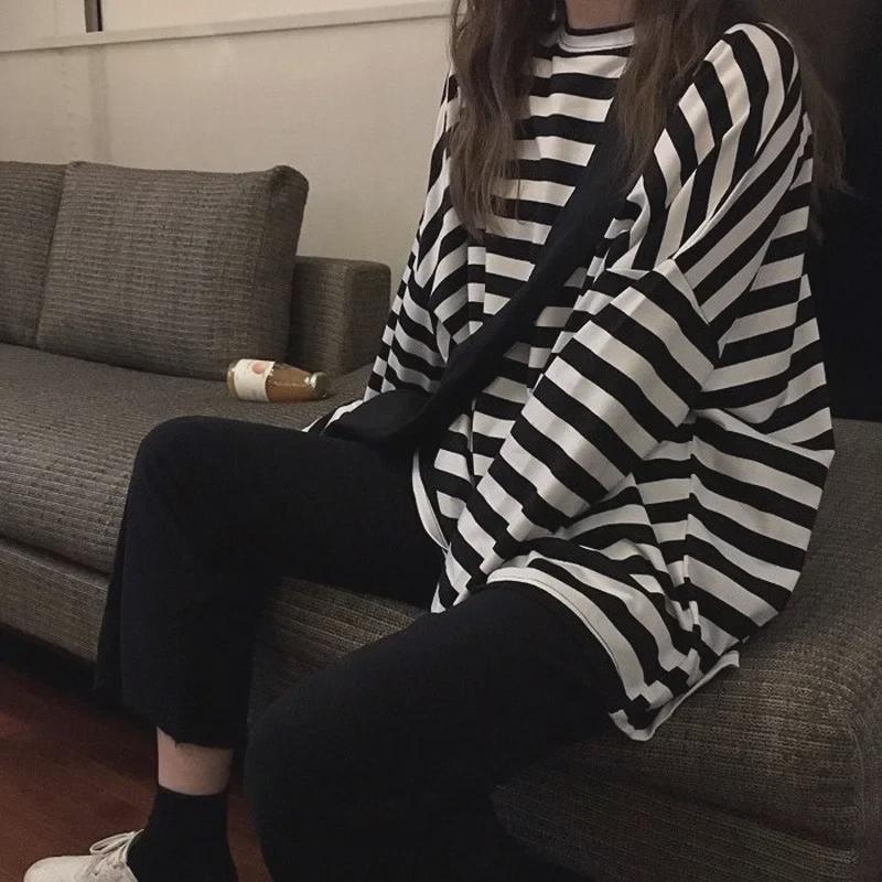 

2023 Harajuku Style Black & White Striped Loose Long Sleeve T-shirt for Women XL