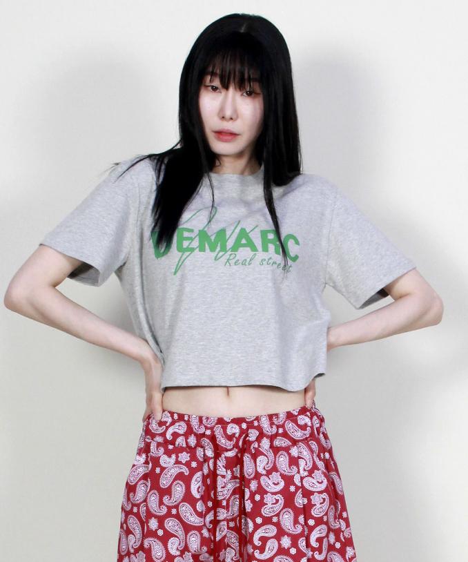 Deumakeu Logo Graphic Crop Short Sleeve T-Shirt Gray