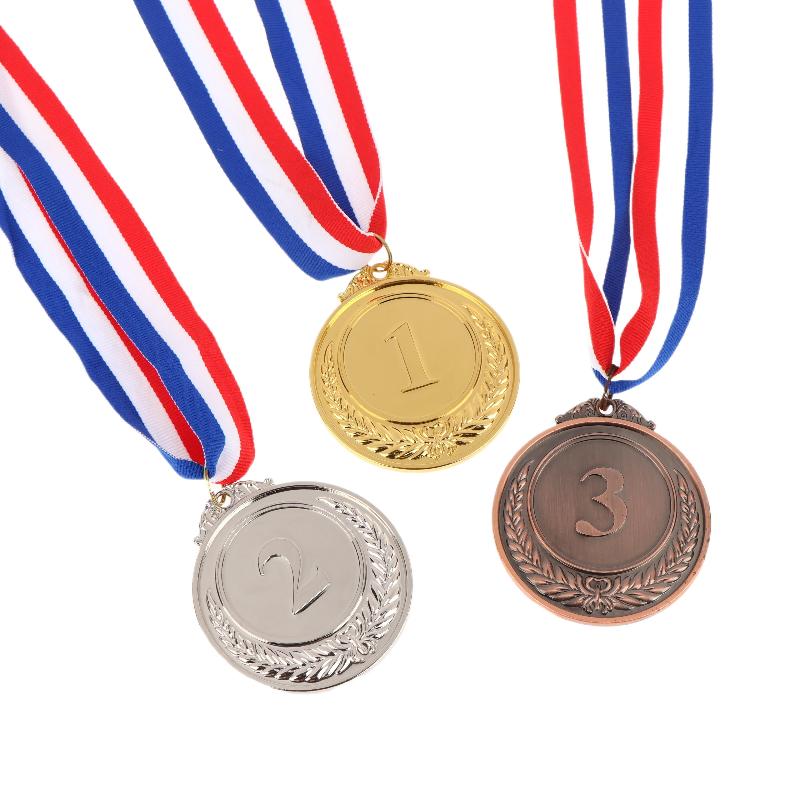 Kovové medaile s krční stuhou ve stylu zlaté, stříbrné a bronzové barvy pro sport, akademické soutěže nebo jakoukoli jinou soutěž Průměr