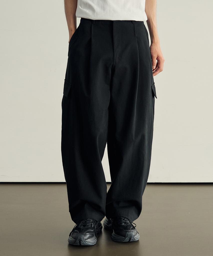 ROTEMBER [Daily Room X Rotember] Balloon Leg Mill Wide Cargo Pants [Black]