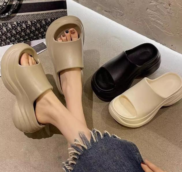 Сандалии Утепленные тапочки One Size 1090₽