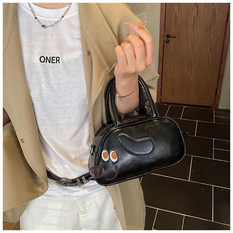 Women's Autumn Cartoon Dachshund Handbag: Versatile Single Shoulder & Crossbody Bag for Street Shopping