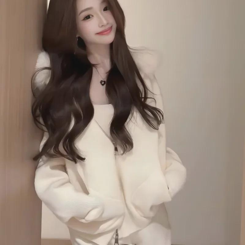 Koreanische Strickjacke mit Kapuze und Pelzkragen: Damen Wintermode, Lockerer Langarm, Strick-Cardigan mit Reißverschluss.