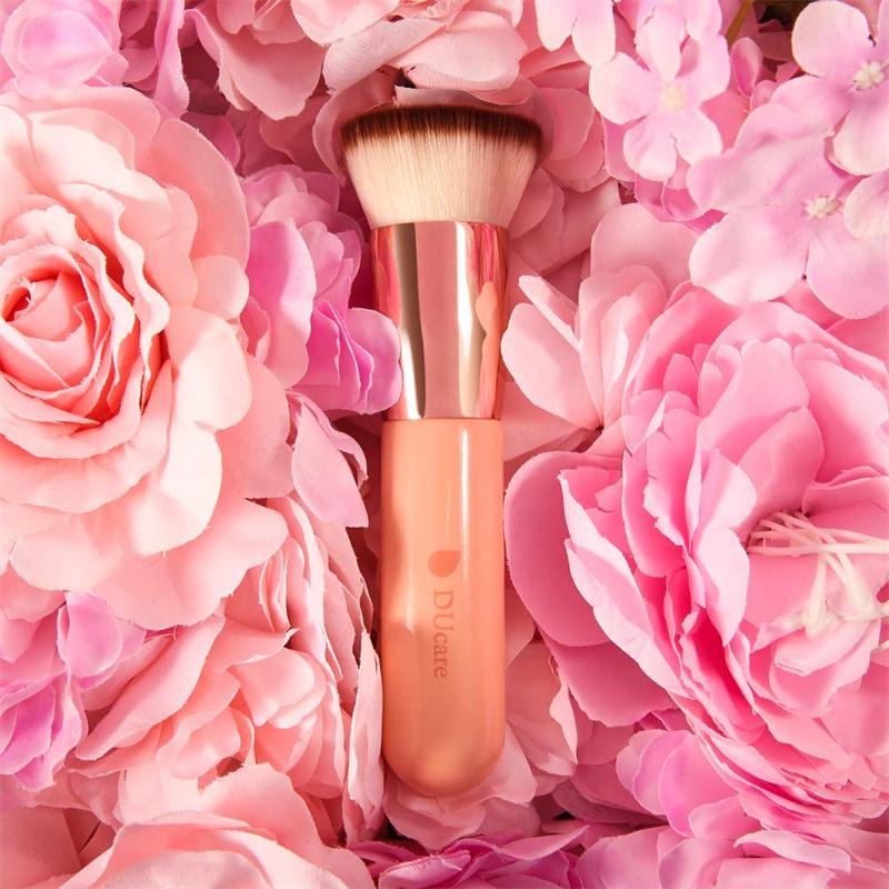 DUcare Flat Top Kabuki Foundation Brush, Synthetic Professional Makeup Brushes Liquid Blending Mineral Powder Buffing Stippling