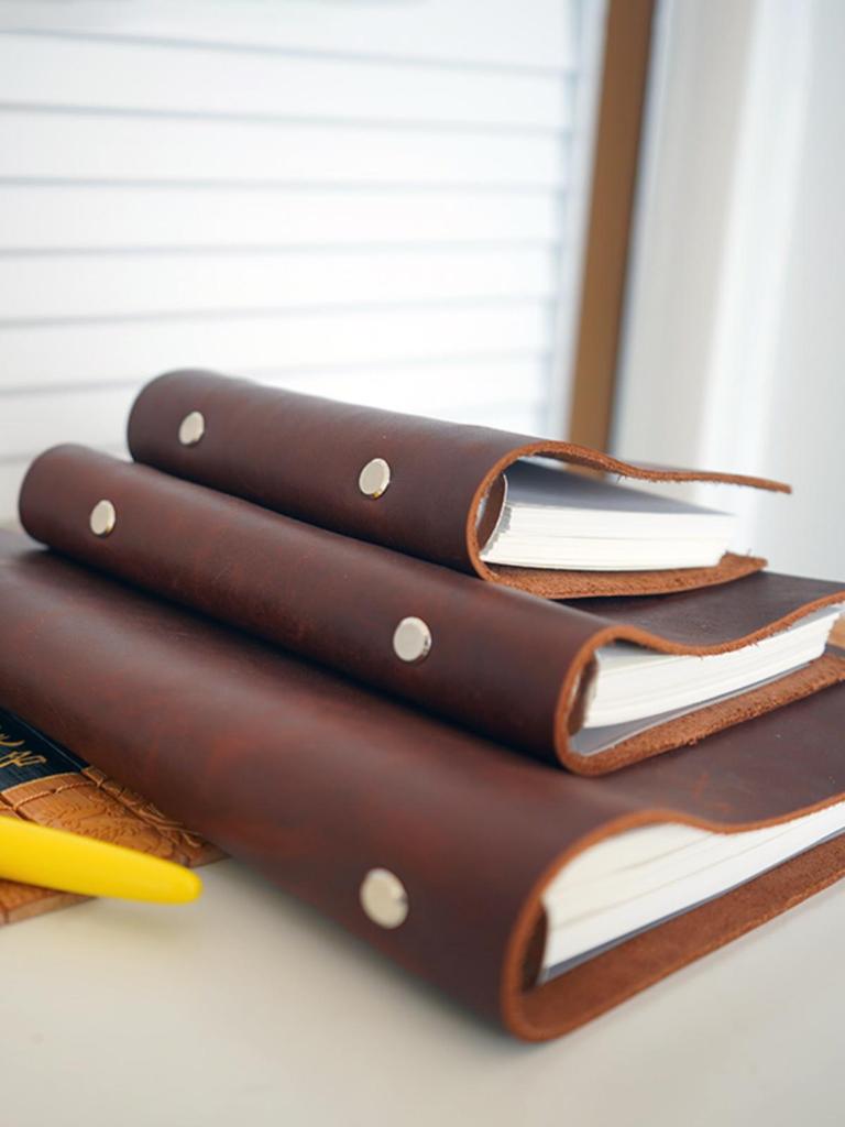 Handcrafted A5 Ring Binder Cowhide Leather Sketchbook - Refillable 