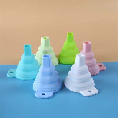 Silicone Funnel with Square Mouth, Silicone Folding Funnel, Square Mouth, Folding Type, Color, for Daily Use, Suitable for Students.