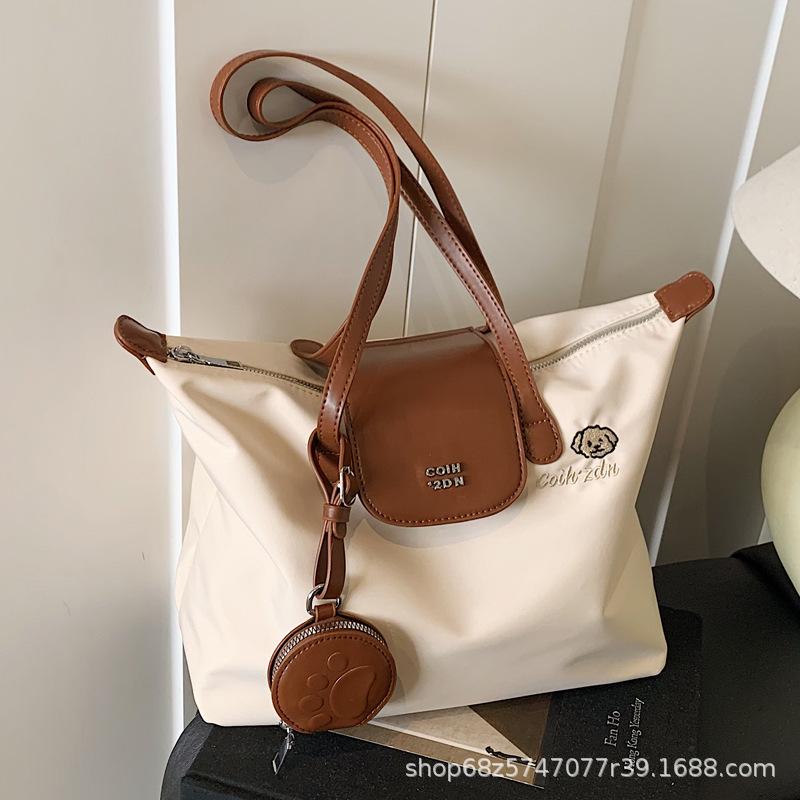 Large-capacity casual women's tote bag women's 2025 new simple and fashionable shoulder bag nylon commuter armpit bag