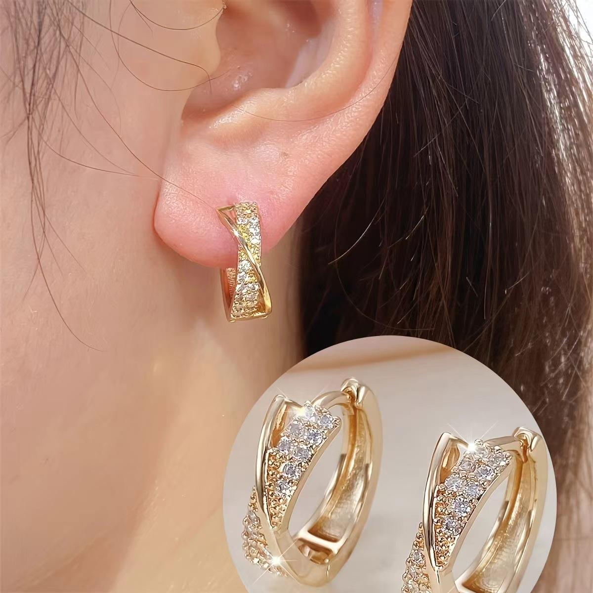 Micro Inlaid Zirconia Ear Cuff: Ultra-Shiny Crossed Earrings with Synthetic Zirconia.