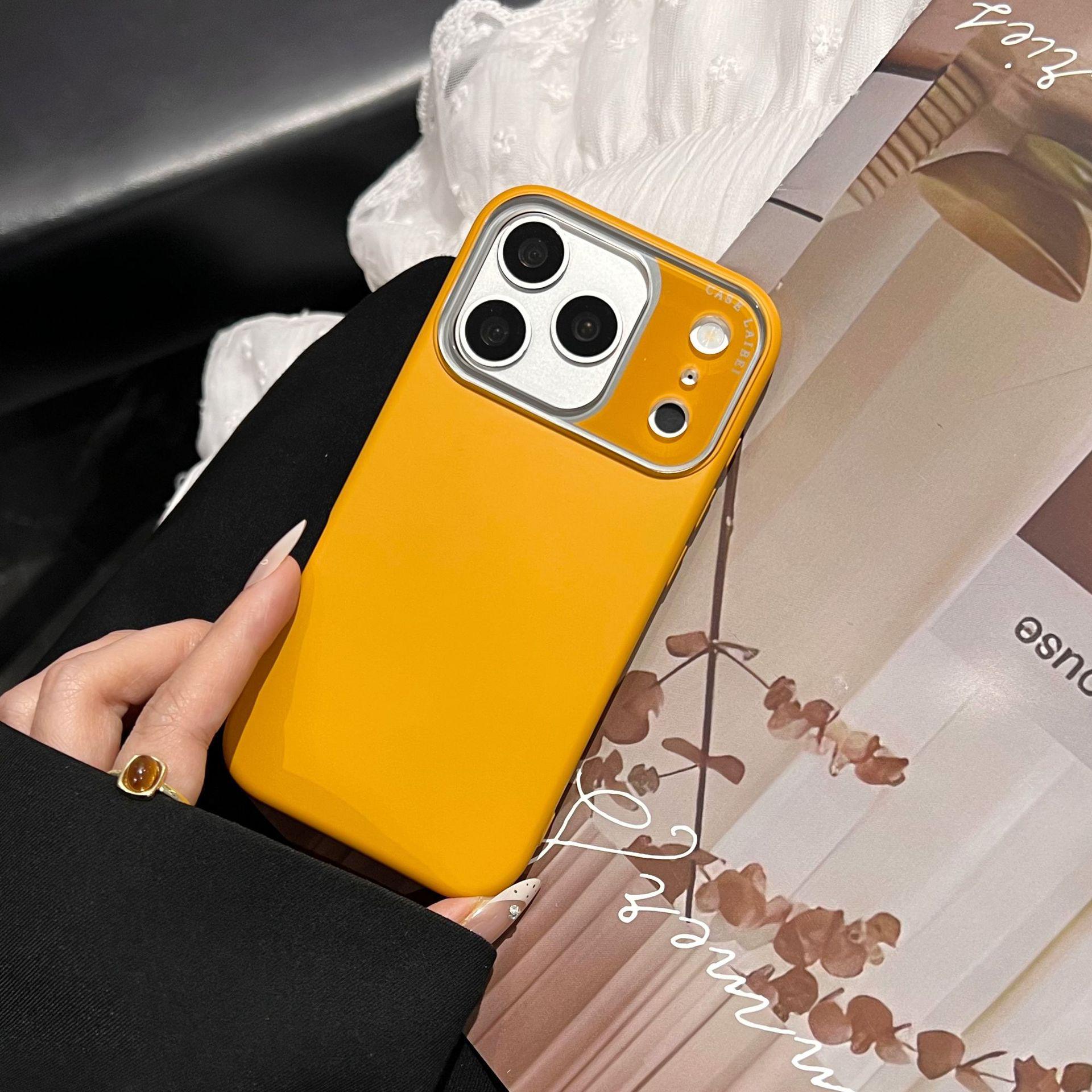 

Dirt-Resistant Liquid Silicone Case for iPhone 17 Pro Max and 16 - Solid Color, Large Hole Design 16 коричневый