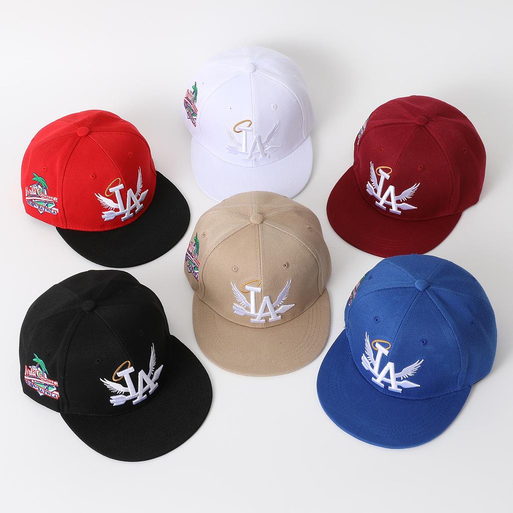 Neuer Buchstaben-Flügelmuster-Seite Kokosnussbaum-Stickerei Mode Hohe Qualität Snapback Herren Vielseitige Freizeit-Baseballkappe