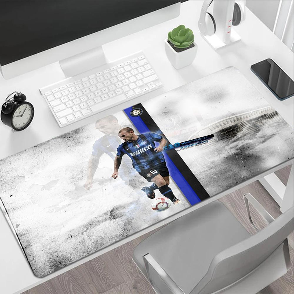 Sneijder's Dynamic Leap Large Mouse Pad Desk Mat Desktop Mouse Pad Non-Slip Rubber Bottom Perfect Gift for Gamers And Professionals