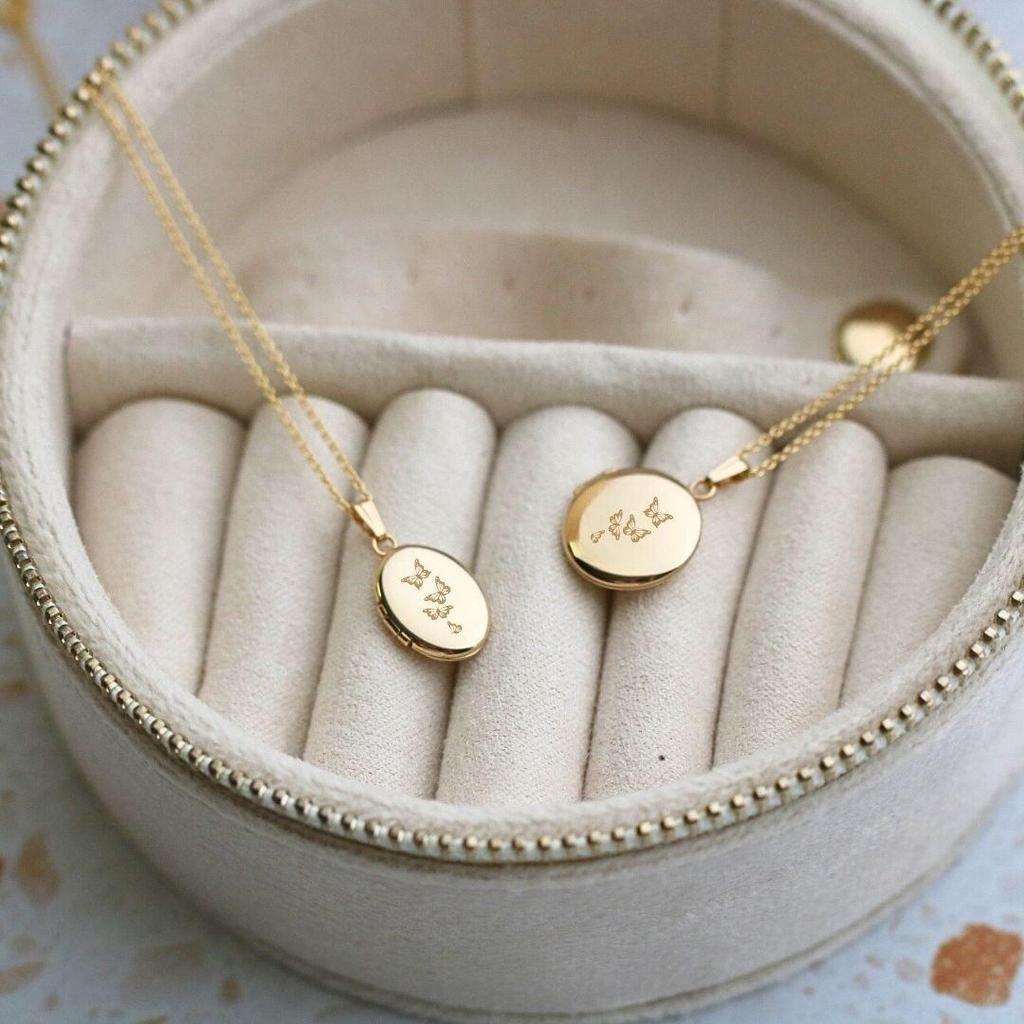 Butterfly Shell Necklace with Photo Album Frame - Gold Retro Design