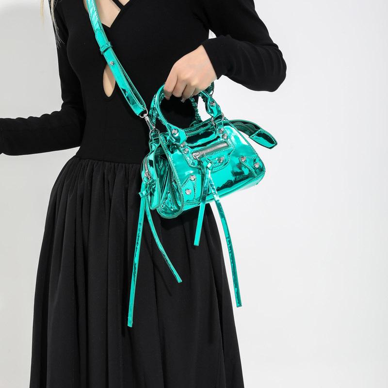 Bag 2025 New Korean Version Fashion Rivet Personalized Ins Women's Shoulder Crossbody Glossy Small Square Bag Pu