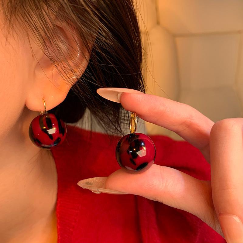 2024 Fall/Winter Leopard Print Light Luxury Resin Ball Earrings for Women - High-End, Niche Design, Internet Celebrity Favorites