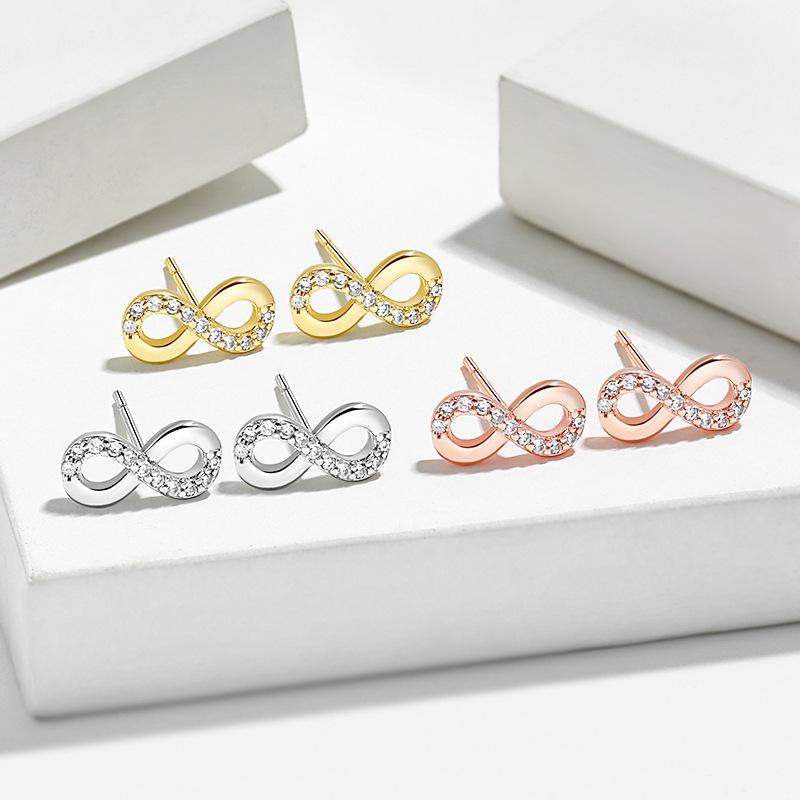 Minimalist Korean Möbius Strip Earrings: Versatile 8-Shaped Symbol of Eternity.