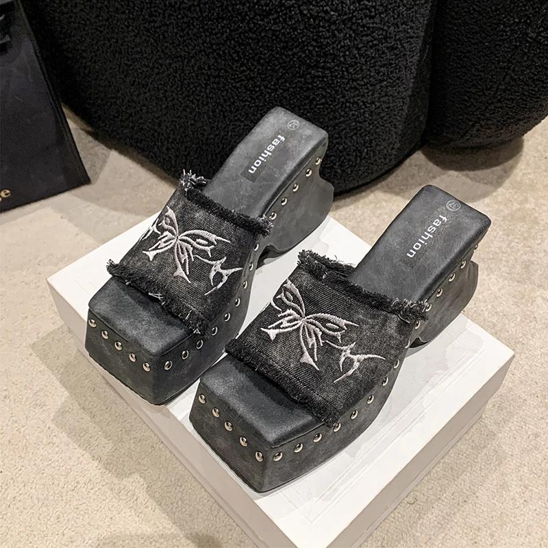 Women's Slippers Summer New Square Head Open Toe Thick Embroidered Waterproof Platform High-heeled Sandals