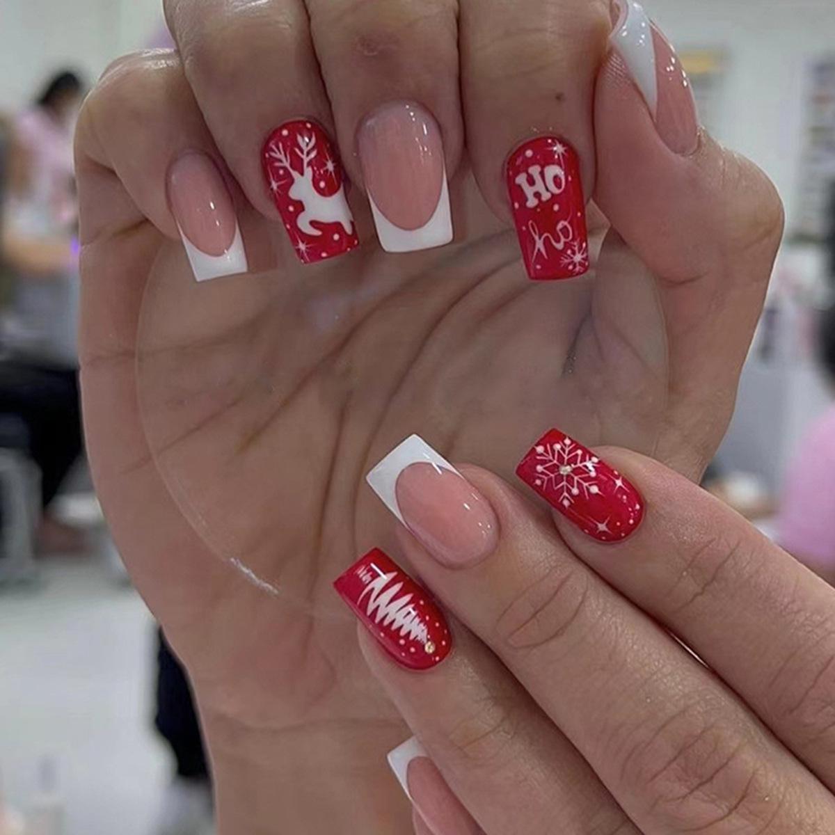 

Festive Red Christmas Nail Art with Snowflakes & Reindeer - Cute, Sweet, Wearable False Nails