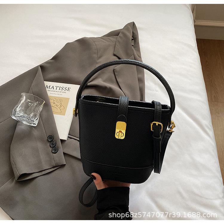 2025 New Retro Fashion Handbag Bag Women's Senmeng Autumn and Winter Casual Bucket Bag Fashion Shoulder Bag Crossbody Bag
