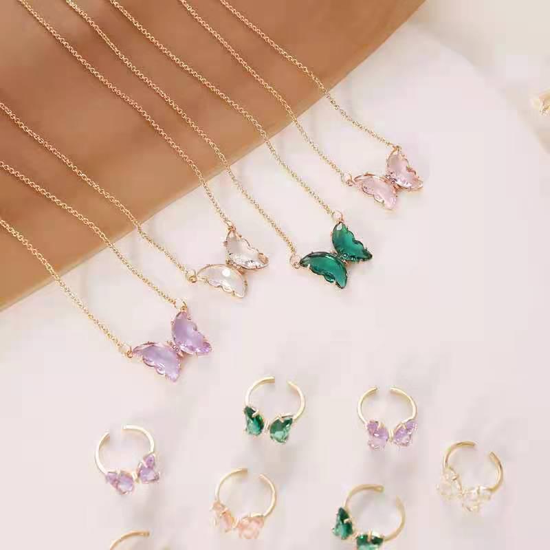 2022 Crystal Butterfly Clavicle Chain Necklace: Chic & Stylish Short Choker Pendant for Women