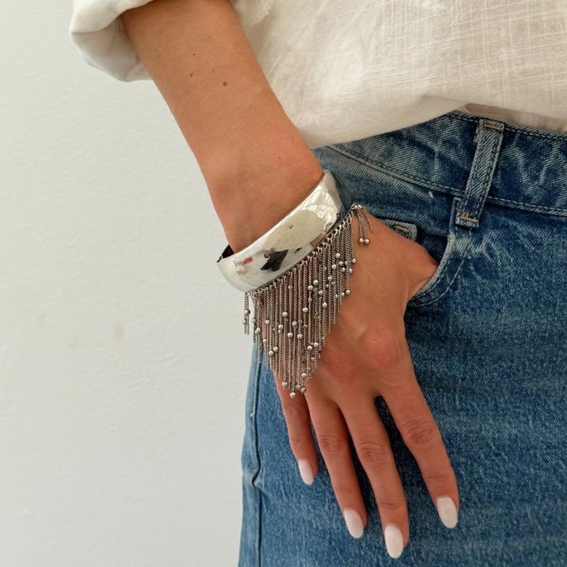 Trendy Geometric Metal Bead Bracelet with Stylish Tassels Details Dangling Charm Handchain For Daily Wear