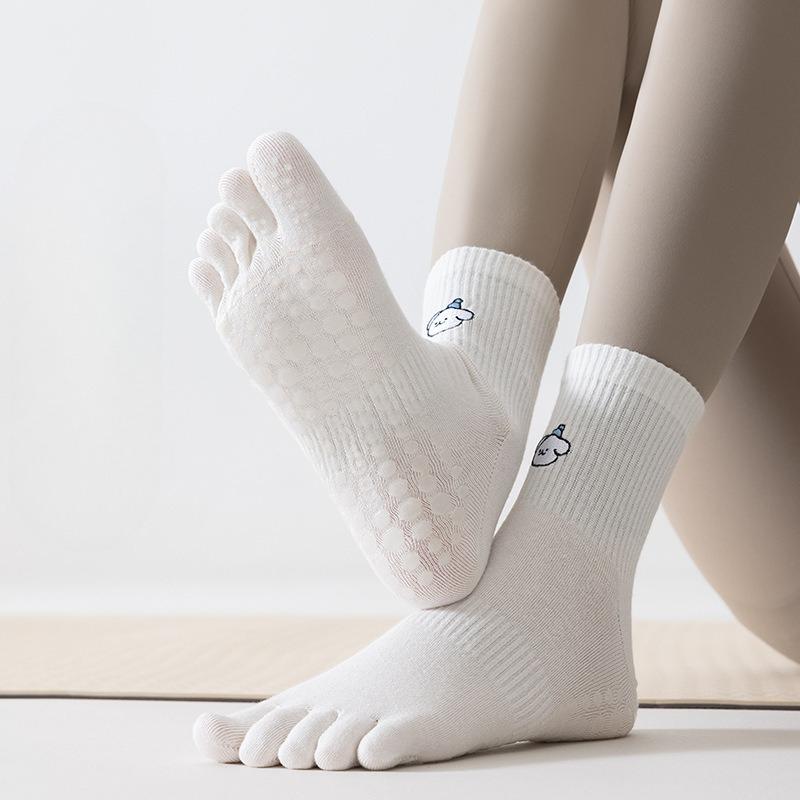 Spring and Autumn Five-fingered Socks with Granular Glue On The Soles of The Feet, Sweat-absorbing and Anti-slip Toe Socks, Boneless Yoga Socks