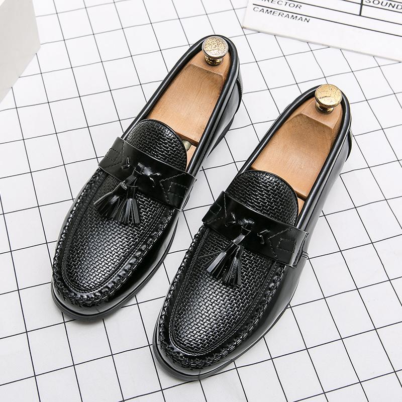 Fashion Luxury Brand Tassel Loafers Brown Slip-on Comfortable Men Leather Shoes High Quality Casual Shoes Fashion Designer Men Moccasin