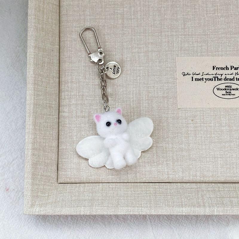 Cartoon Flocking Cat Pendant Keychain Y2K Butterfly Wings Key Ring For Women Girls Cute Camera Bag Pendant Decoration Gifts