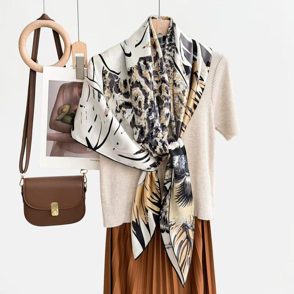 New fashion 111 mulberry silk silk scarf, women's Spring Festival gift for elders to keep warm 111 silk collection