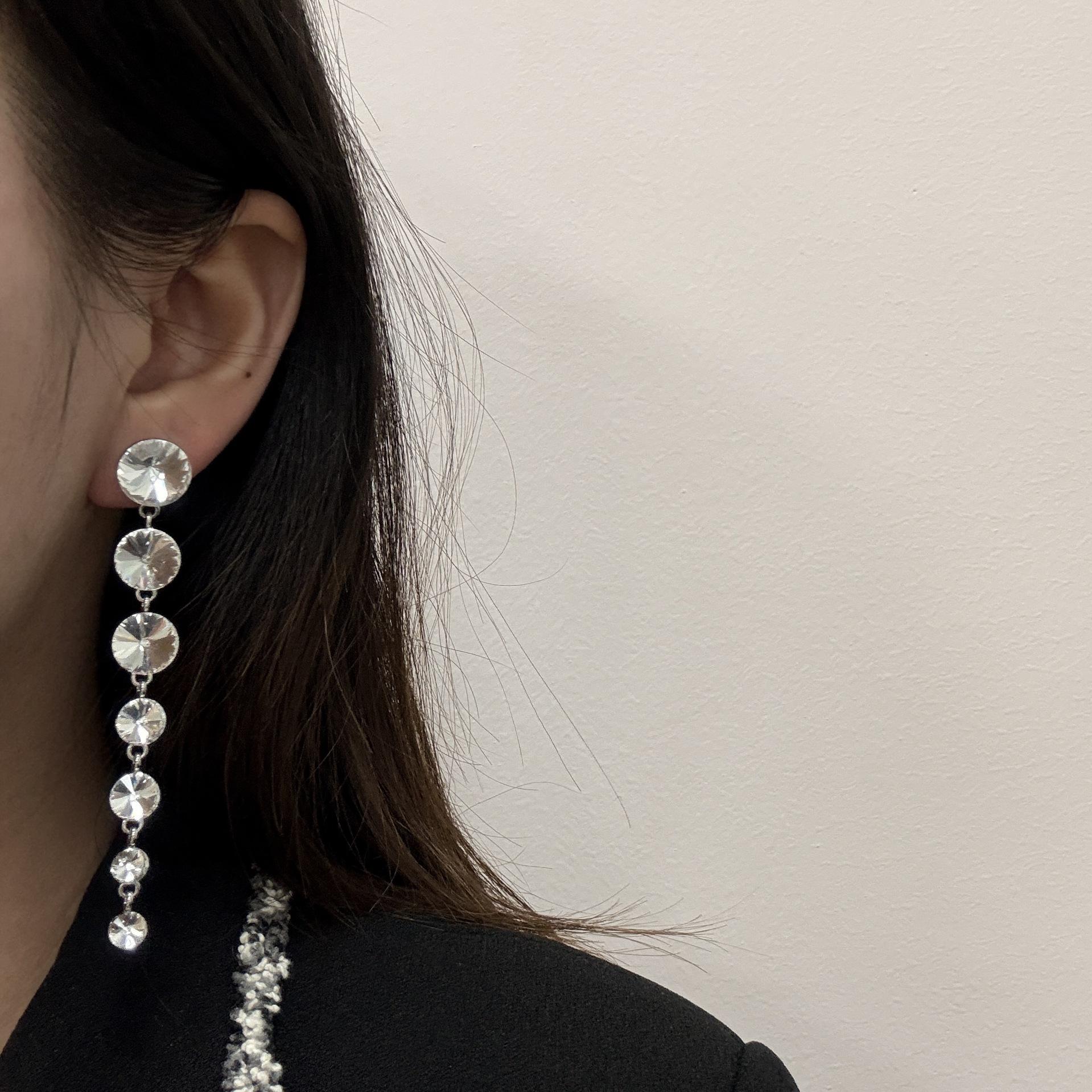 

Длинные круглые серьги с бриллиантами, Серьги, Модная атмосфера, Серьги-гвоздики, Женский простой темперамент, Универсальное лицо, Тонкие серьги