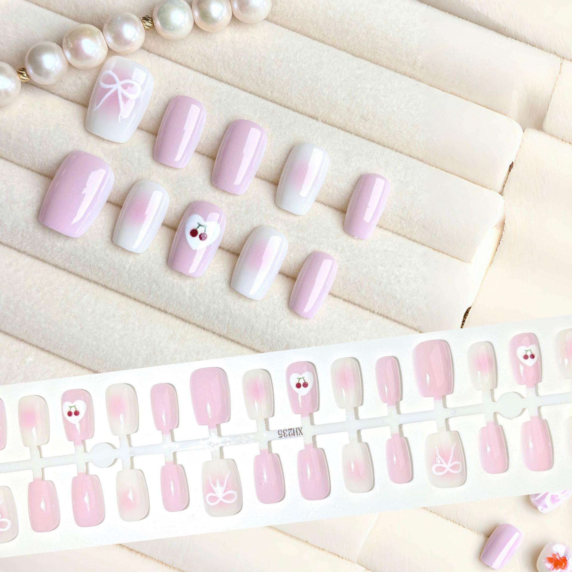 

Creamy Ombre Pink & White Press-On Nails - Short Style Art Patches