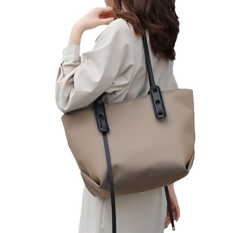 Fashionable Single Shoulder Bag Versatile Tote Crossbody Bag Large Capacity Waterproof Fabric with Oil Wax Leather Shoulder Bag