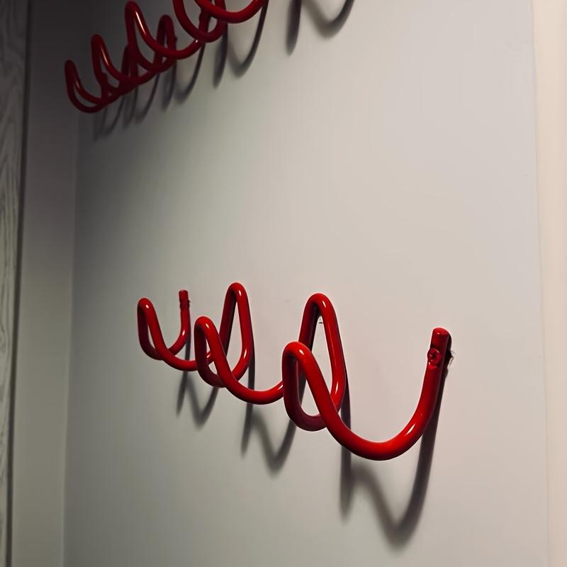 

Креативные металлические настенные крючки с волнообразным дизайном Элегантные красные вешалки для одежды в скандинавском стиле с изящным изогнутым дизайном, Идеально подходят для организации дома, Декор для отеля