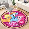 1 szt. Okrągły dywanik biurowy My Little Pony - Idealny do dekoracji biura lub gabinetu, Można prać w pralce, Spód antypoślizgowy, Dekoracyjna mata podłogowa