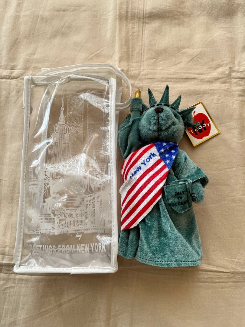 

[USED] Statue of Liberty Teddy Bear