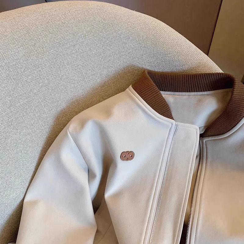 Kleine amerikanische Streetstyle-Baseballjacke mit Farbblock für Frühling/Herbst - Lässig, Locker, Vielseitig, Kurz.