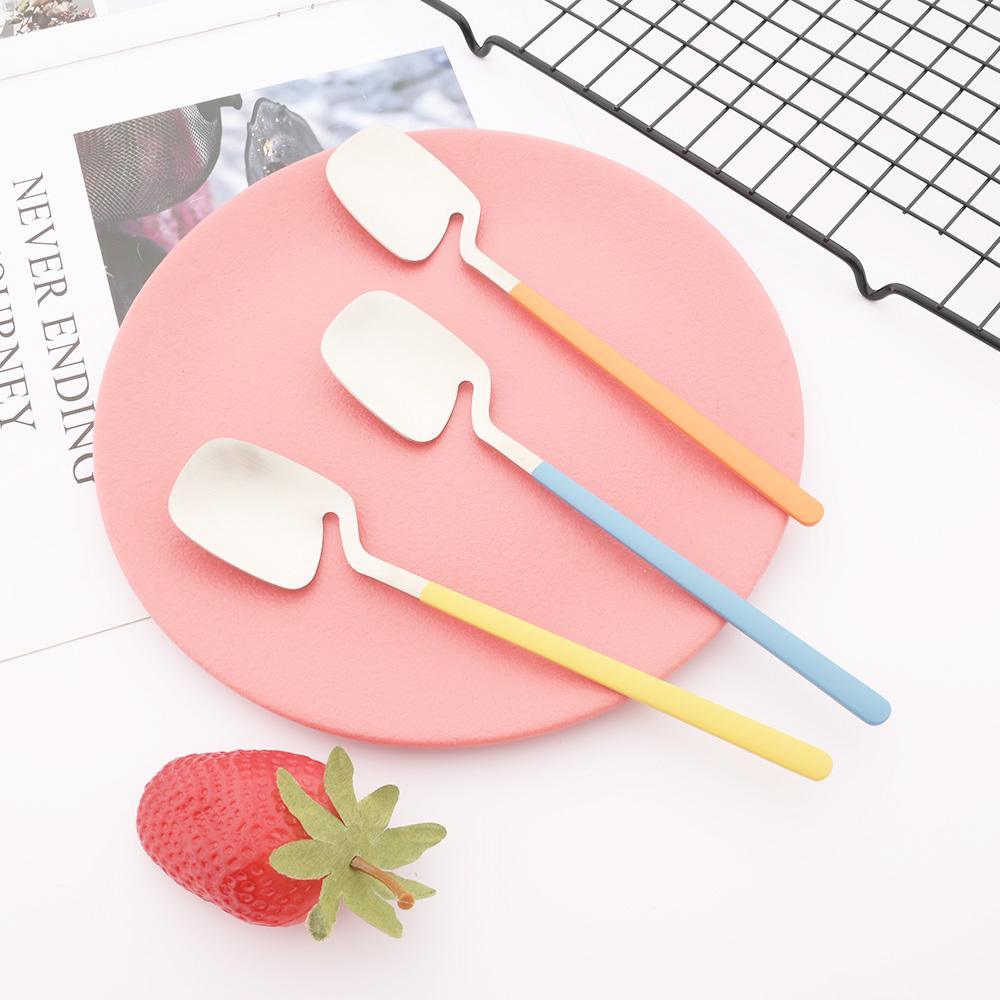 Newest Orange Silver 304 Stainless Steel Dinnerware High Quality 24Pcs Cutlery Set Matte Blue Flatware Knife Fork Spoon Hanging Tableware Set
