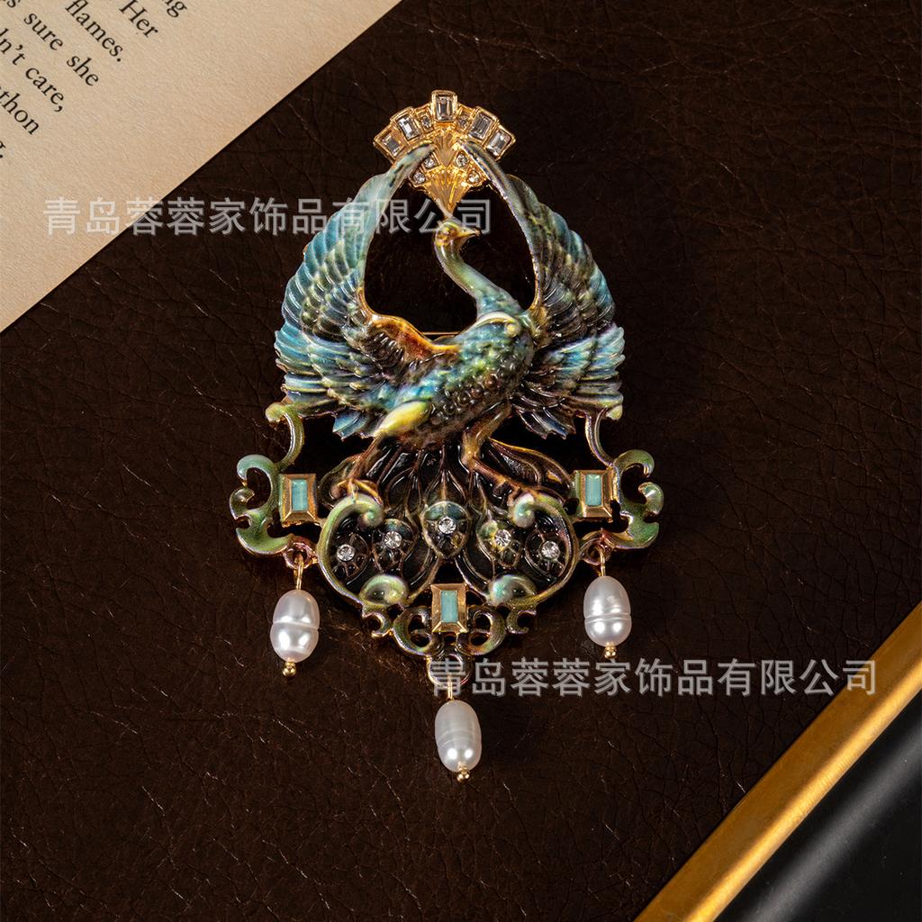 European Retro Court Style Drip Oil Renaissance Peacock Pearl Brooch Necklace Dual-use Vintage Jewelry Antique