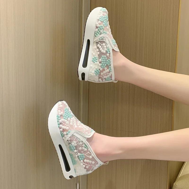 Fashion Flower Embroidery Platform Sneakers for Women Sli On Breathable Mesh Casual Shoes Woman Spring Summer Thick Sole Loafers Female