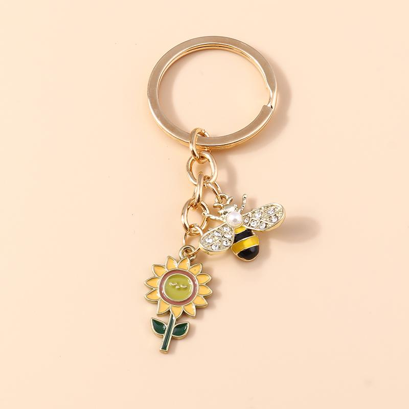 Cute Enamel Flower Bee Keychain Animal Key Rings Pendants for Women Girls Handbag Accessories DIY Jewelry Gifts
