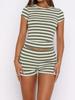 Completo Estivo a Strisce da Donna: T-shirt Sportiva e Pantaloncini