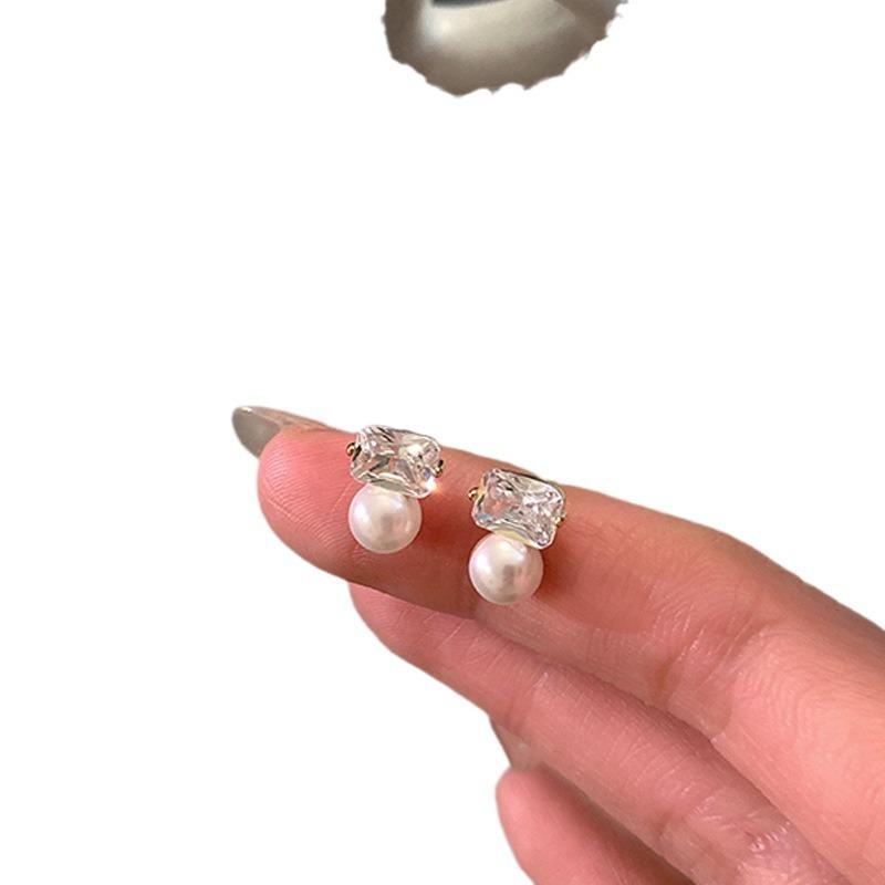 Design Sense Square Zircon Pearl Stud Earrings Women'S Small Exquisite Light Luxury Fashion Elegant Temperament Versatile Earrings Earrings
