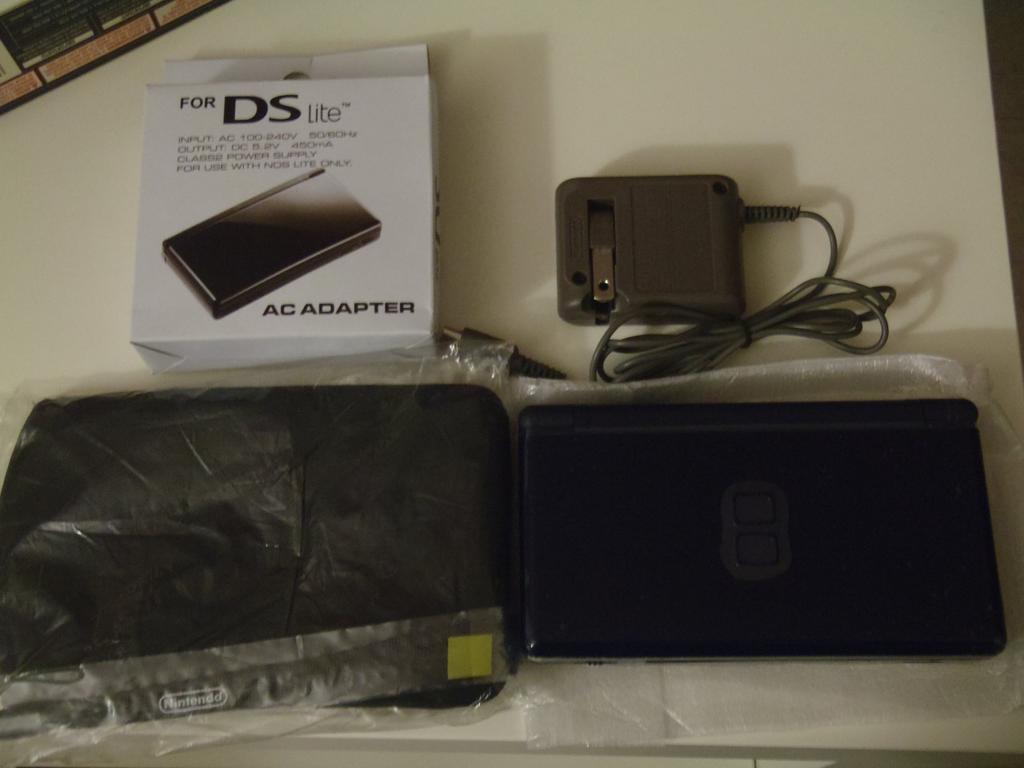 Nintendo DS Lite Enamel Navy (Discontinued)