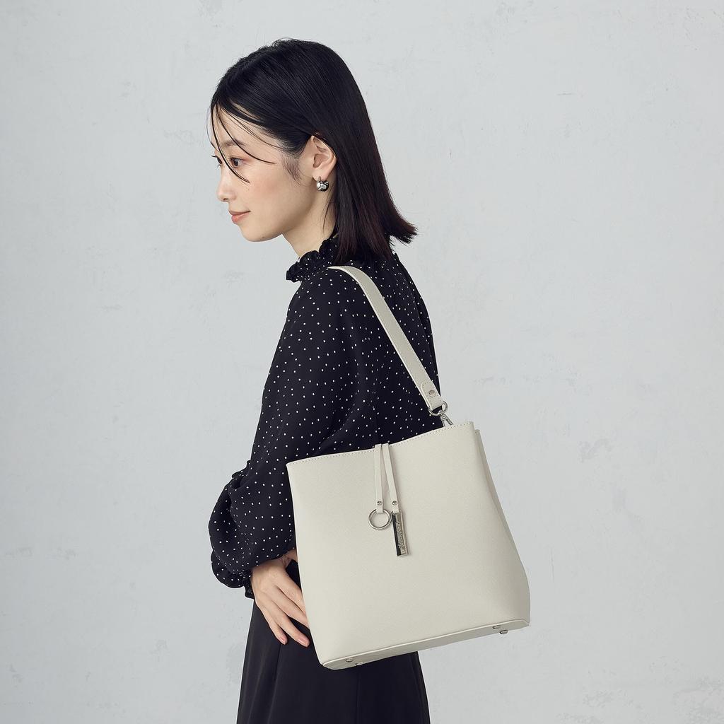 Comme Ca Ism Mono Comme Ca Logo Plate Mini Bag 95-20BM21-205 Beige F
