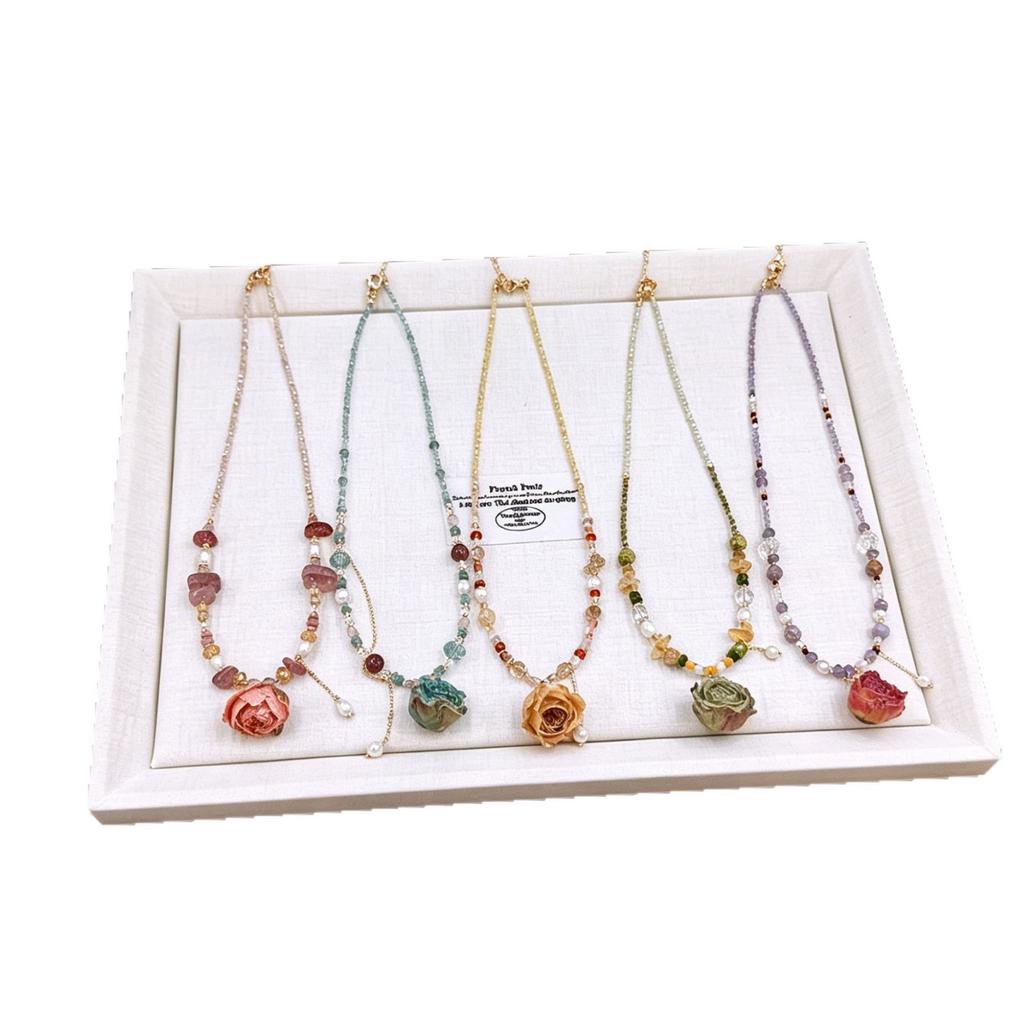 2026New style of dried rose flower and natural stone bead necklace, a unique and niche design French-style, gentle, and luxurious clavicle necklace