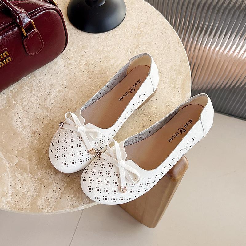 Soft sole soft surface shallow mouth hollow fashion flat-soled single shoes 2025 new comfortable one-pedal single shoes