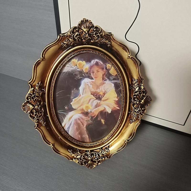 European Retro Resin Photo Frame: Artistic, Light Luxury Carved Design for Wall Hanging and Foyer Display
