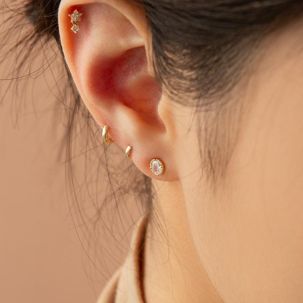 Lunne 14K Dot Line Oval Cubic Earrings (14K Gold) #W10